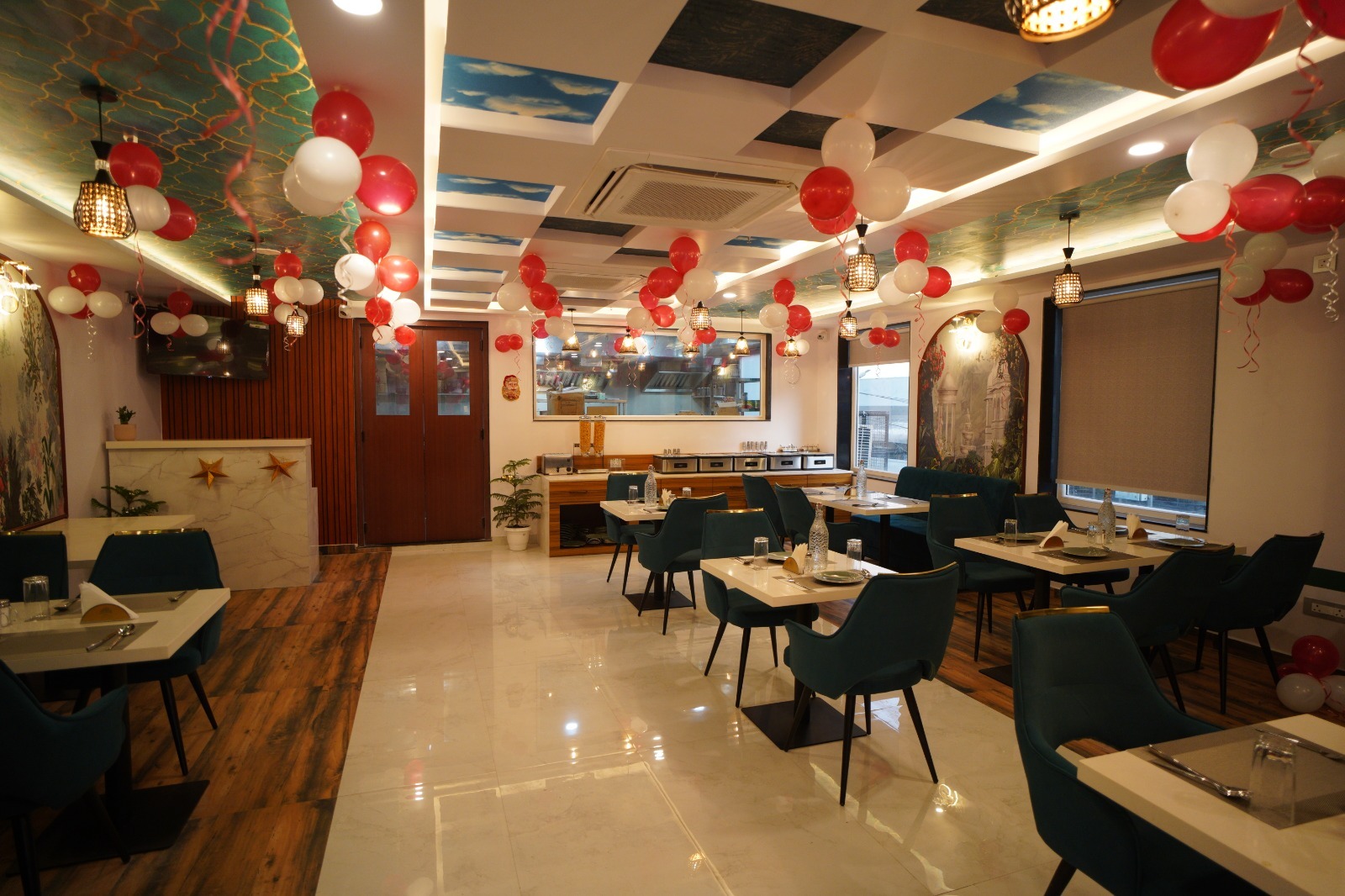 24x7 Room Dining